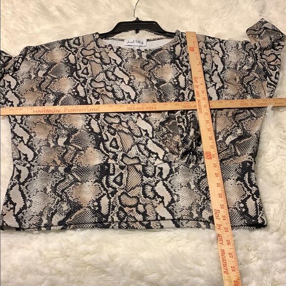 Joseph Ribkoff Black and Tan Relaxed 3/4 Sleeve Blouse. Very stretchy - Picture 7 of 10